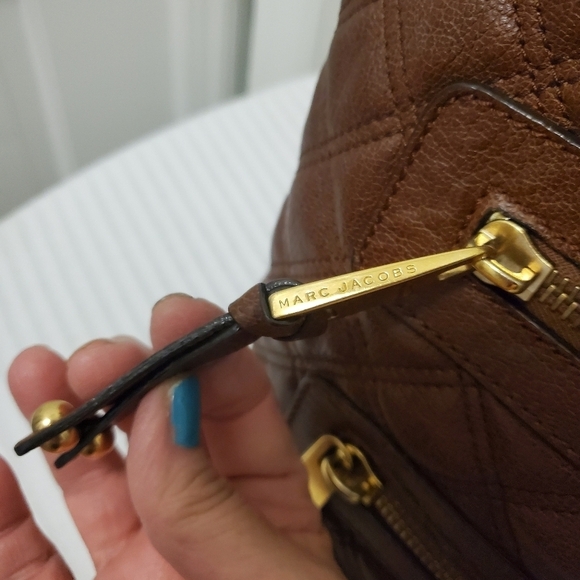 Marc Jacobs Brown Quilted Leather With Goldtone hardware Handbag, Stylish - Picture 3 of 12